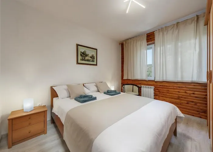 דירה Apartmani Kraljevica קראליביצה